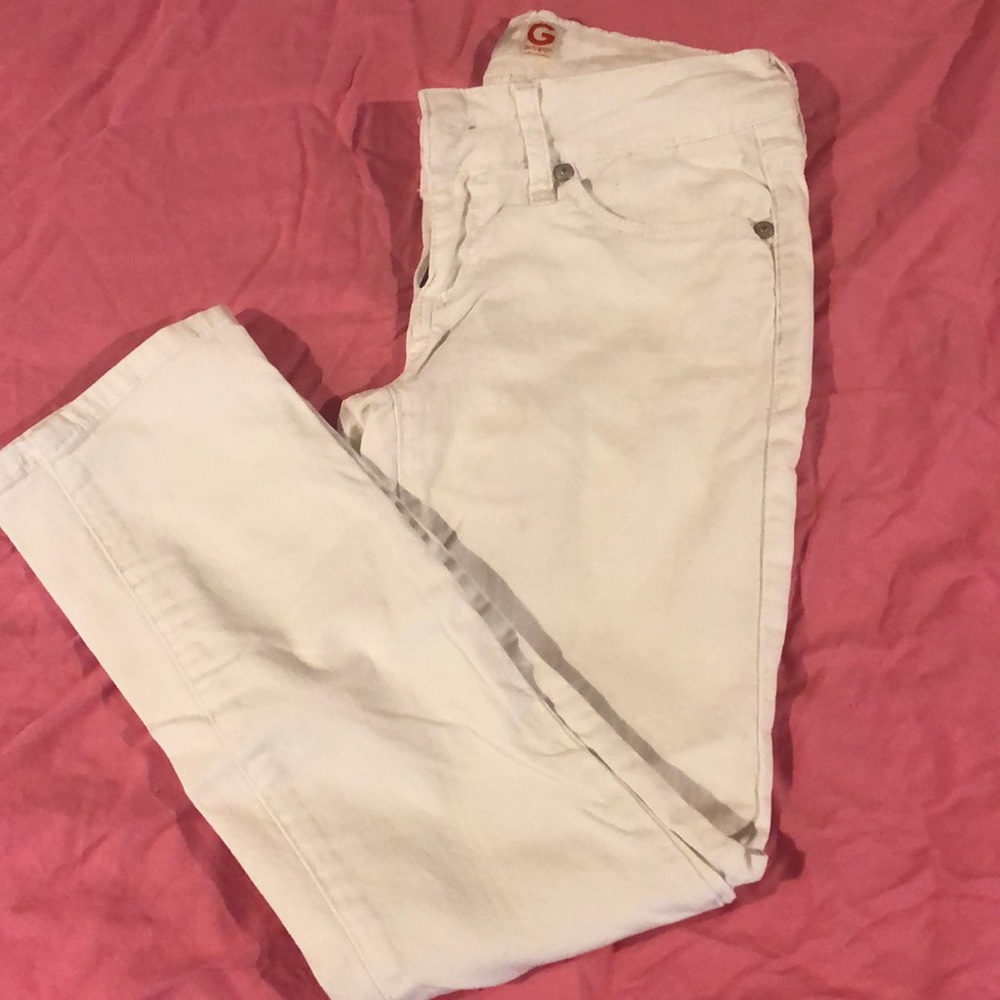 Size 26 white g by guess crop jeans